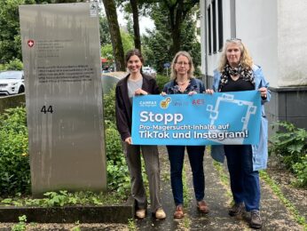 Petitionsübergabe gegen Pro-Magersucht-Inhalte auf Social Media IMG_8110-min-scaled-aspect-ratio-346-260