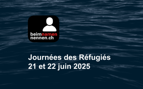 L’action « Les nommer par leur nom » se tient chaque année autour du dimanche des réfugié·e·s (22 juin 2025). Dans plusieurs villes, les noms des personnes mortes en fuyant vers l’Europe sont lus à haute voix, accompagnés d’installations commémoratives.